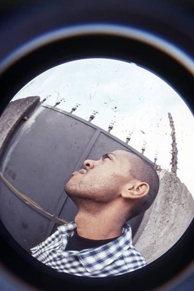 KL Jay, dos Racionais, falou em 1994 o segredo do sucesso: 'A gente é mais original, autêntico, fala coisas inteligentes' <a href='http://www1.folha.uol.com.br/saopaulo/2014/12/1565083-nao-precisamos-ficar-provando-mais-nada-diz-kl-jay-dos-racionais.shtml'>Leia entrevista</a>