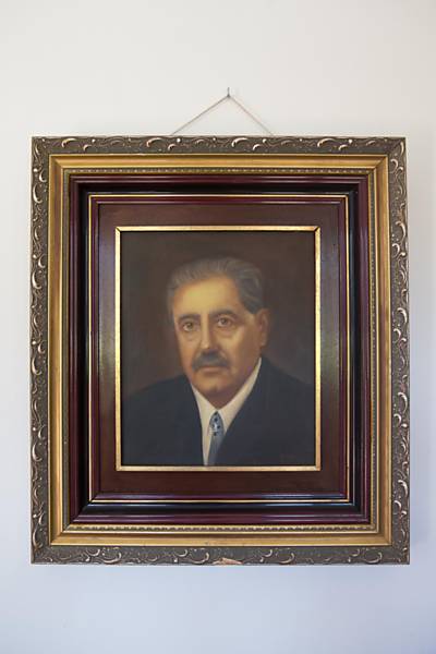 Retrato de Bernanos no museu de Barbacena, interior de Minas Gerais. (Foto: Danilo Verpa/Folhapress)