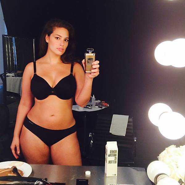 Ashley Graham, modelo plus size, anuncia 1ª gravidez, Comportamento