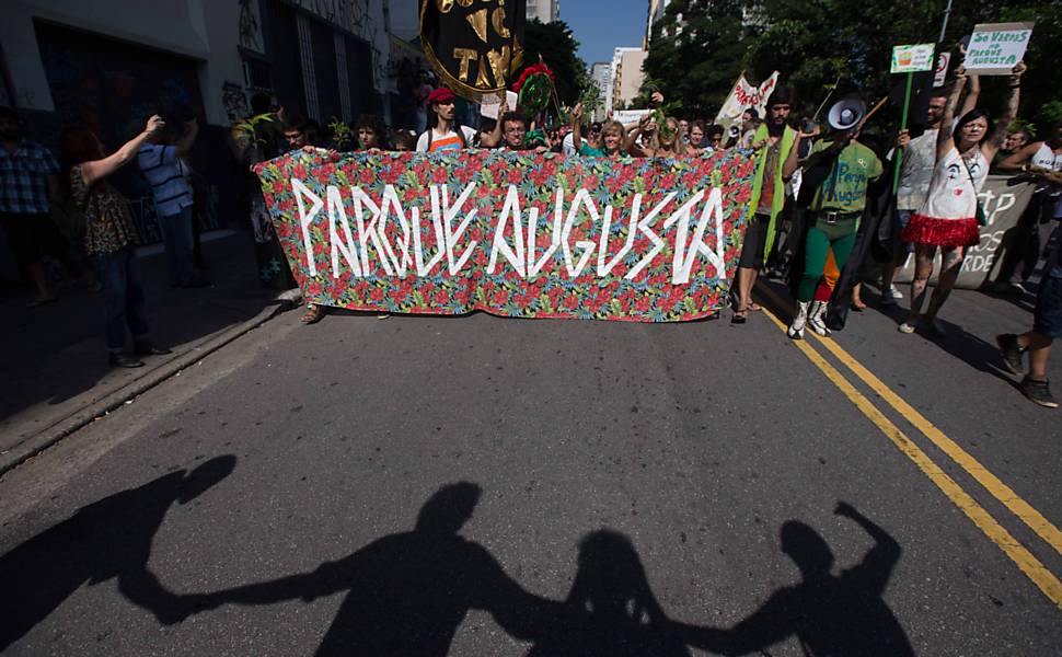 Após a ação da polícia, os ativistas seguiram a Prefeitura de São Paulo em 2015 