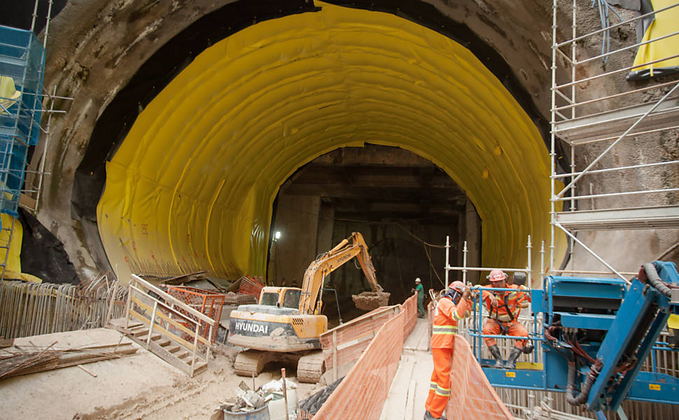 Movimentação na obra da futura estação Chácara Klabin do metrô da Linha 5-lilás, onde haverá integração com a Linha 2-verde