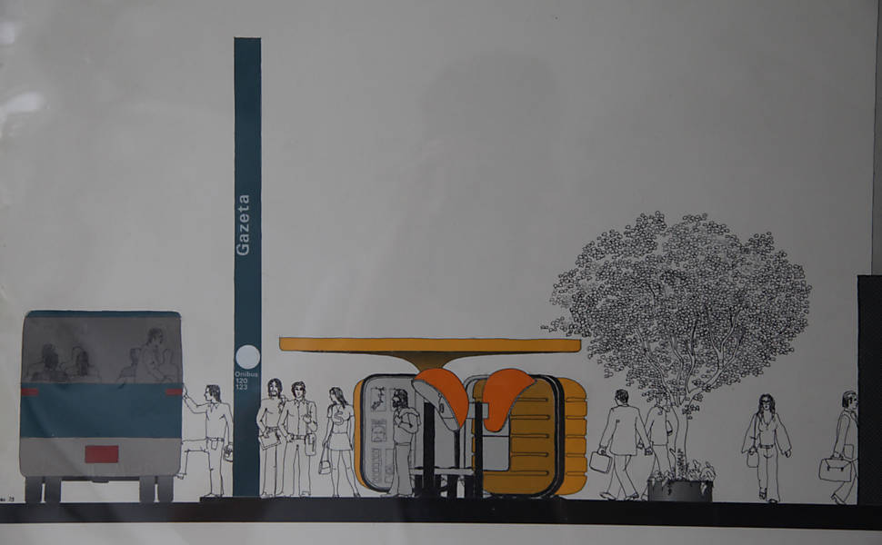 Desenhos de projetos de pontos de ônibus e bancas de jornal para a Paulista, feitos nos anos 1970