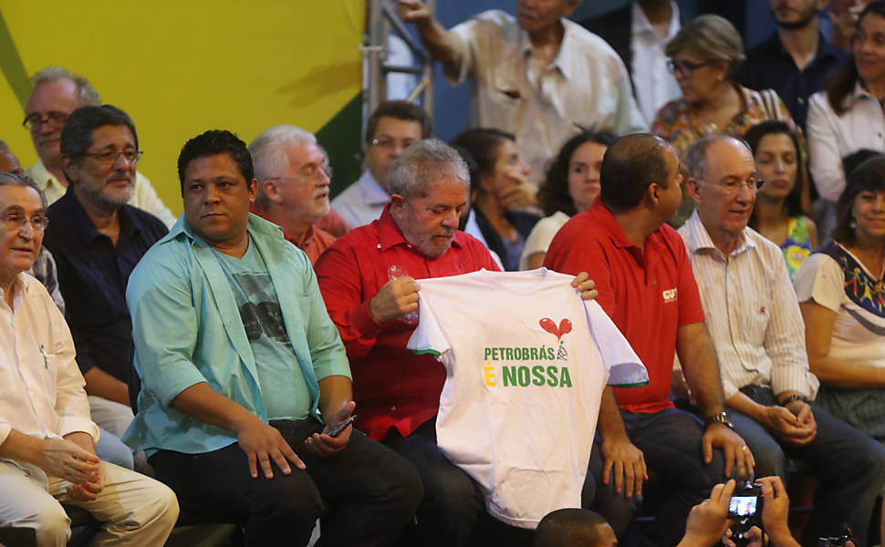 Lula participa de plenária nacional