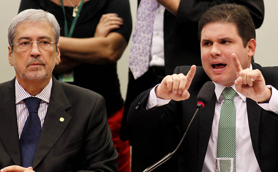 Os deputados Antônio Imbassahy e Hugo Motta (Vice-presidente e Presidente da CPI)  durante depoimento do ex-tesoureiro do PT João Vaccari Neto