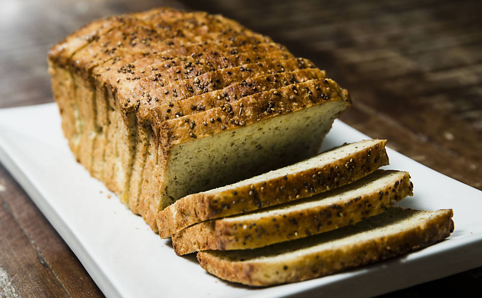 CARLA SERRANO: de mandioquinha, com chia e azeite; NOTA MÉDIA FINAL: 8,8; sai por R$ 28 (700 g), somente sob encomenda. Tel. (11) 99758-2280  chefcarlaserrano@gmail.com	
