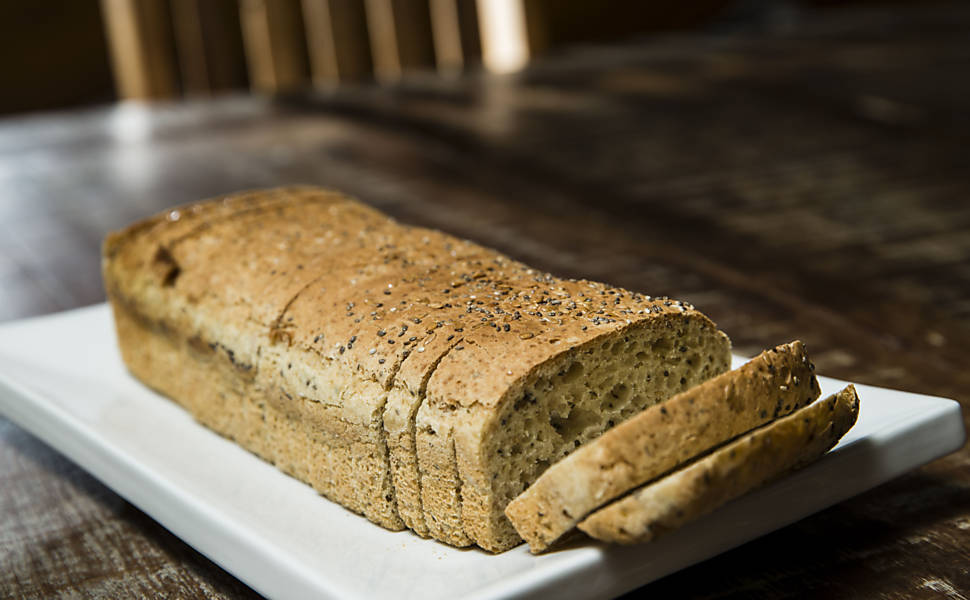 PÃO DE LIZ: de linhaça e chia, com farinha de arroz e fécula de mandioca; NOTA MÉDIA FINAL: 2,3; sai por R$ 16,90 + frete (500 g). paodeliz.com.br