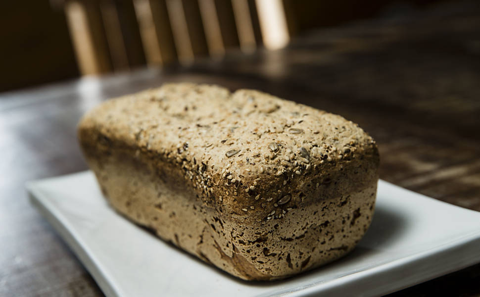 PÃO DA PRI: de sementes e grãos, com féculas de mandioca e batata; NOTA MÉDIA FINAL: 4,5; sai por R$ 30 (550 g). À venda na Padoca do Maní, r. Joaquim Antunes, 138, Pinheiros, tel. (11) 2579-2410.
