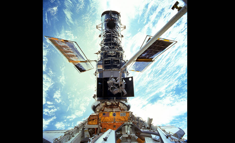 Telescópio Hubble faz 25 anos