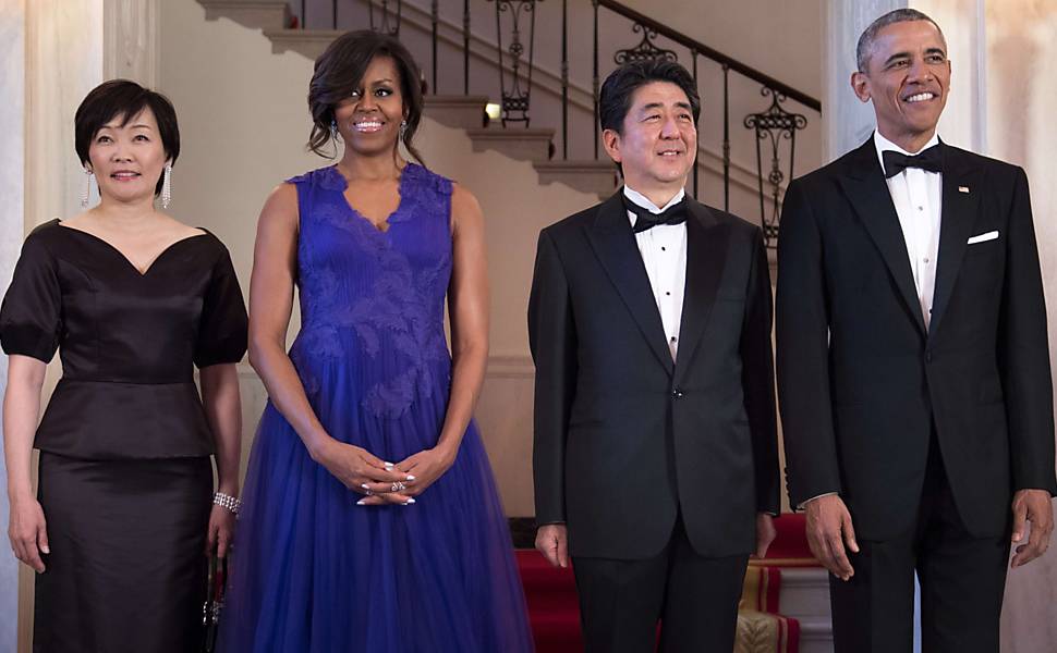 Michelle e Barack Obama em encontro com o primeiro ministro do Japão Shinzo Abe e sua mulher Akie Abe