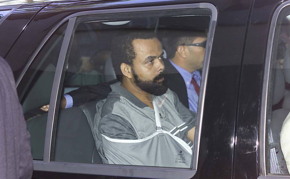 Fernandinho Beira-Mar chega à Polícia Federal, em Brasília