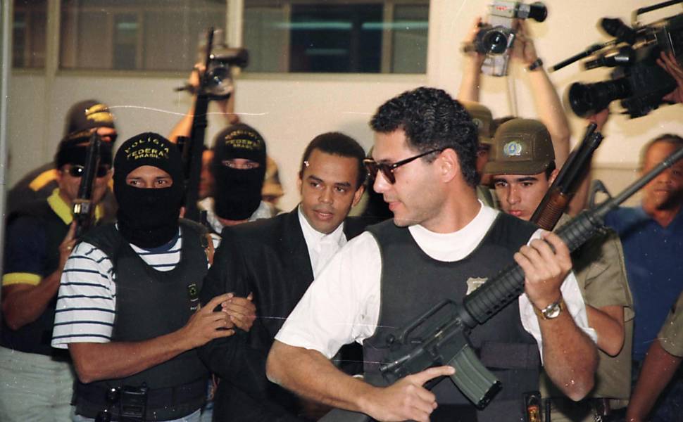 O traficante Luiz Fernando da Costa (centro), o Fernandinho Beira-Mar