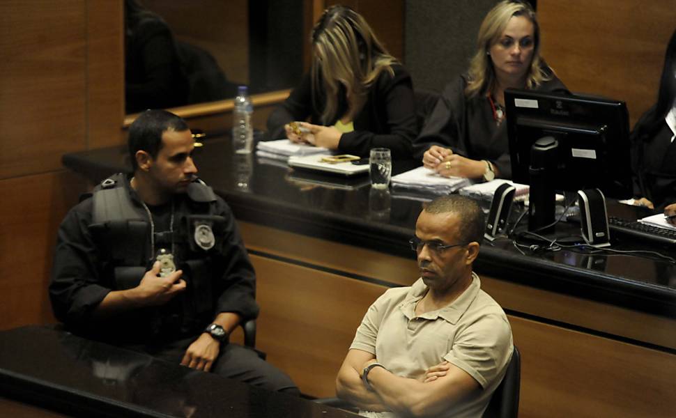 Fernandinho Beira-Mar durante seu julgamento no Rio de Janeiro; ele foicondenado a 80 anos de prisão