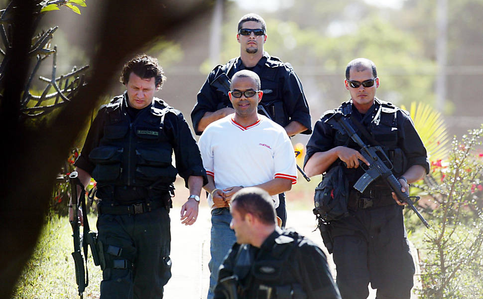 Fernandinho Beira-Mar chegando na superintendência da Policia Federal, em Brasília