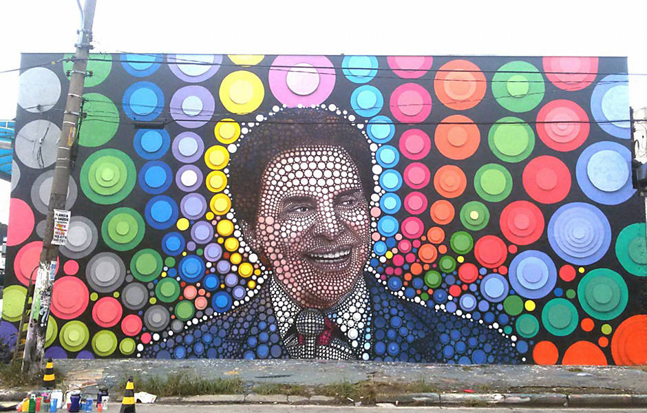 Mural homenageia Silvio Santos