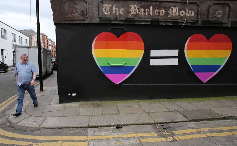 Irlanda decide se aprova casamento gay