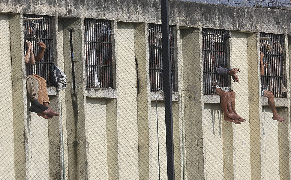 Presos na penitenciária