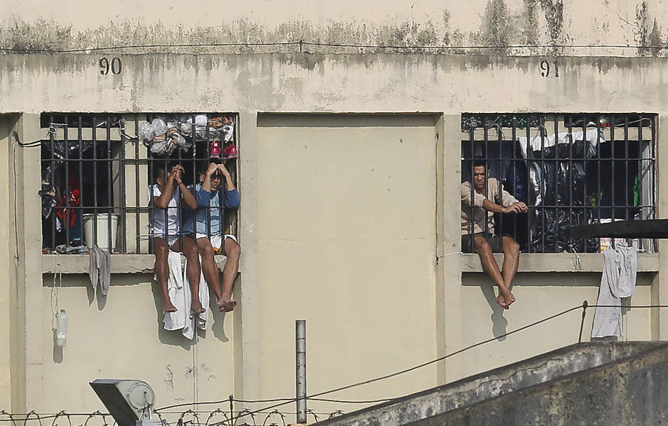 Presos na penitenciária