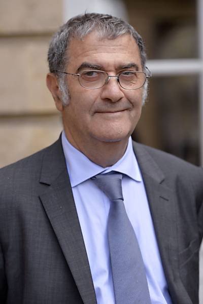 <b>SERGE HAROCHE, 70, físico francês</b> Ganhou com um físico americano o Nobel de Física em 2012. Os dois conseguiram manipular e medir um sistema quântico. Nas palavras dele, seria algo como “prender fótons em uma caixa e estudá-los sem destruí-los”. <i>"Você não deve sonhar demais com o prêmio. O prazer de ganhar o Nobel nem se compara com aquele de quando você realizou a descoberta."</i>
