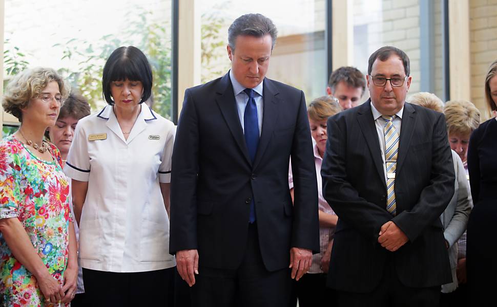 Britânicos homenageiam vítimas de atentado na Tunísia