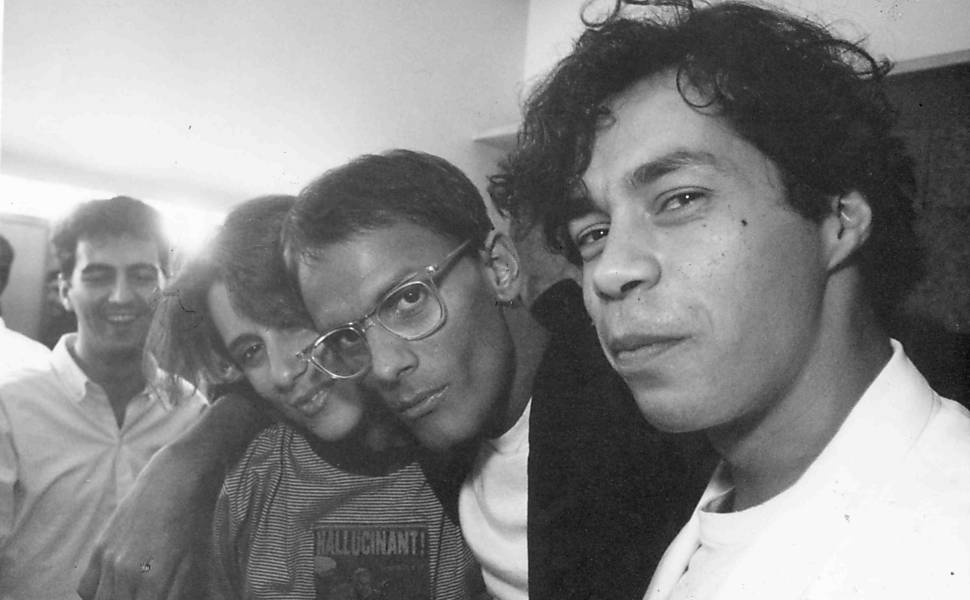 O cantor Cazuza (centro) com Márcia Alvarez e Bineco.