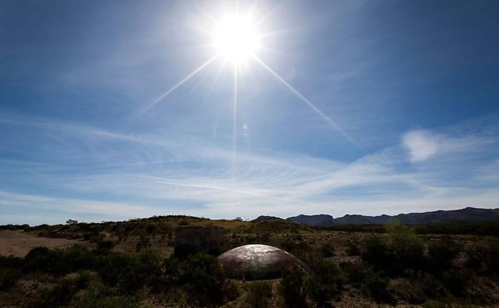 A doma de um ponto de lançamento abandonado de um míssil intercontinental Titan II no deserto de Vail, Arizona