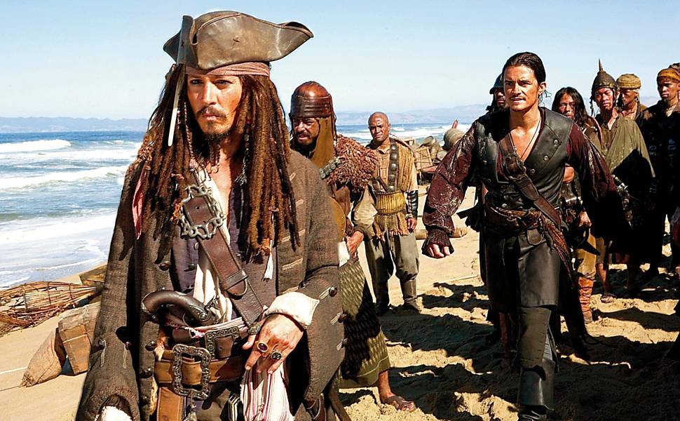 Johnny Depp surpreende fãs ao imitar Jack Sparrow a caminho do julgamento  contra Amber Heard - Notícias de cinema - AdoroCinema