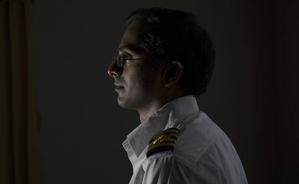 Veerasekhar Rao Muttineni, capitão do Al Rekayyat, um petroleiro de gás natural liquefeito ancorado em Ras Laffan, no Qatar