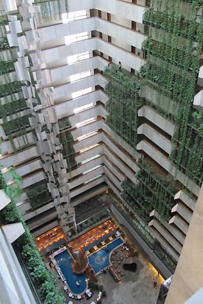 Interior do hotel, que abriu, em janeiro, a balada PanAm Club e, em abril, o Frank Bar