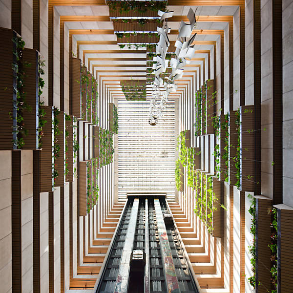 Hóspedes do hotel convivem com badalada vida noturna aberta a visitantes