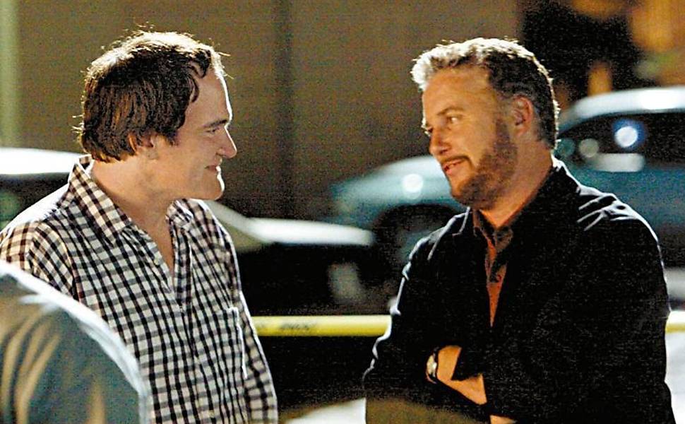 O cineasta Quentin Tarantino (esq.) dirige William Petersen em "CSI"