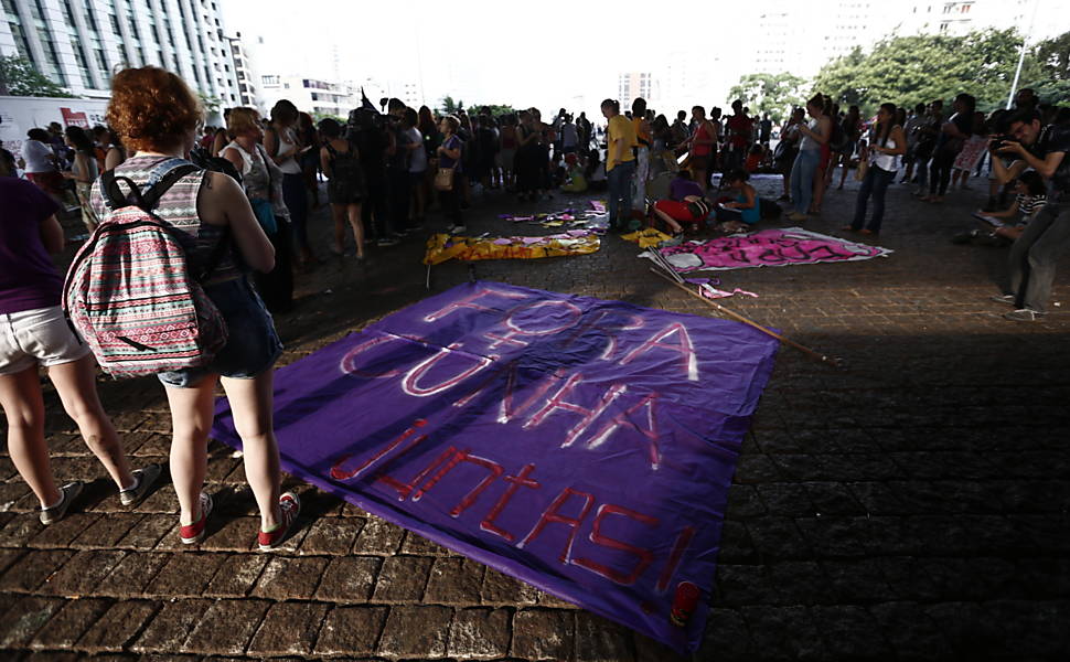 Women Protest Against Cunha in São Paulo and Rio