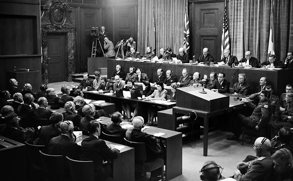 Início dos Julgamentos de Nuremberg