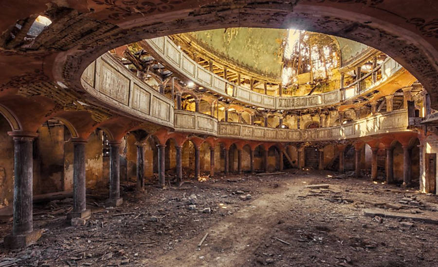 Fotógrafo capta construções soviéticas abandonadas