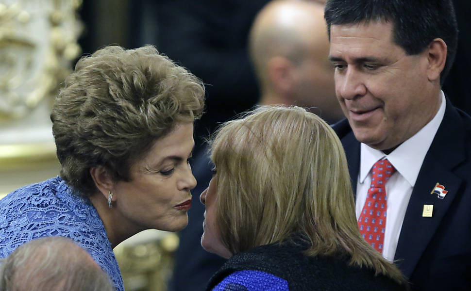 Dilma Rousseff, ao lado da chanceler argentina, Susana Malcorra, e do presidente do Paraguai, Horacio Cartes