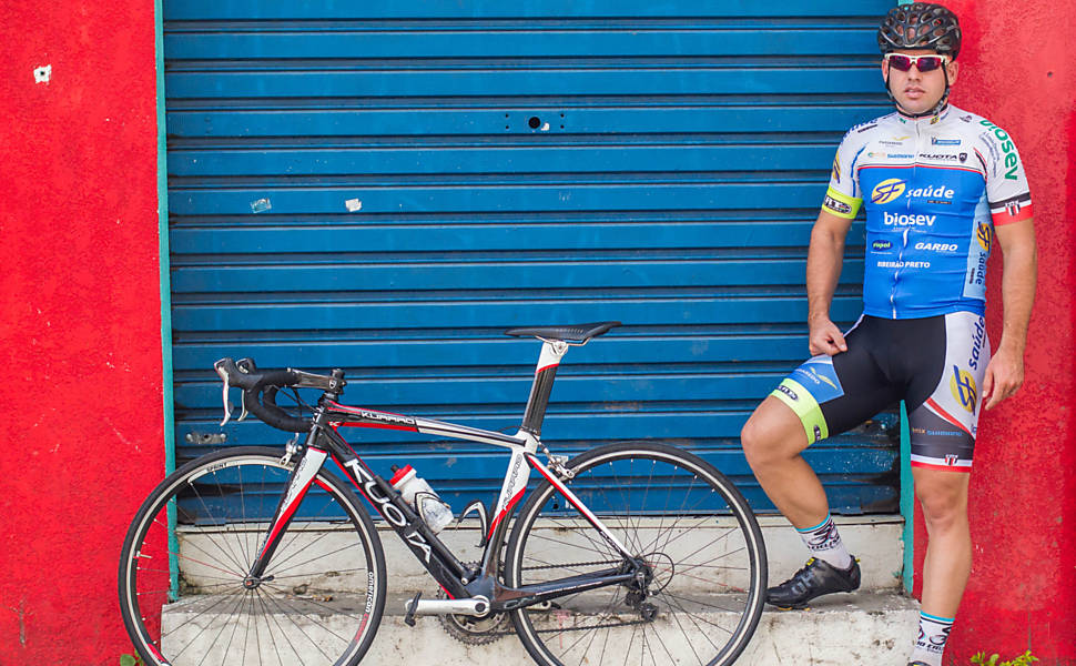Ciclista cubano Michel Fernndez - 07/01/2016 - Esporte - Fotografia -  Folha de S.Paulo