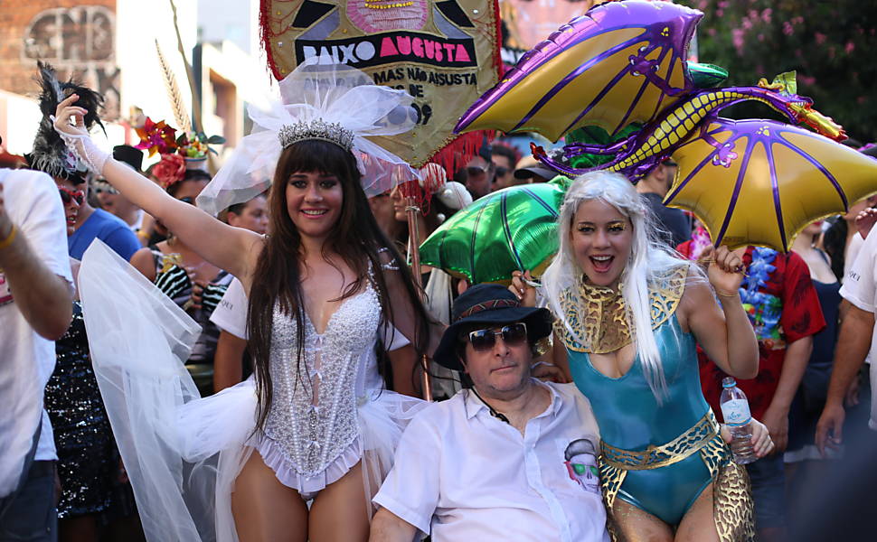 Blocos De Rua No Pr Carnaval De S O Paulo Dia Cotidiano Fotografia