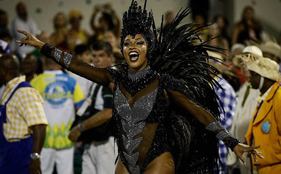Primeiro dia de desfiles do Rio