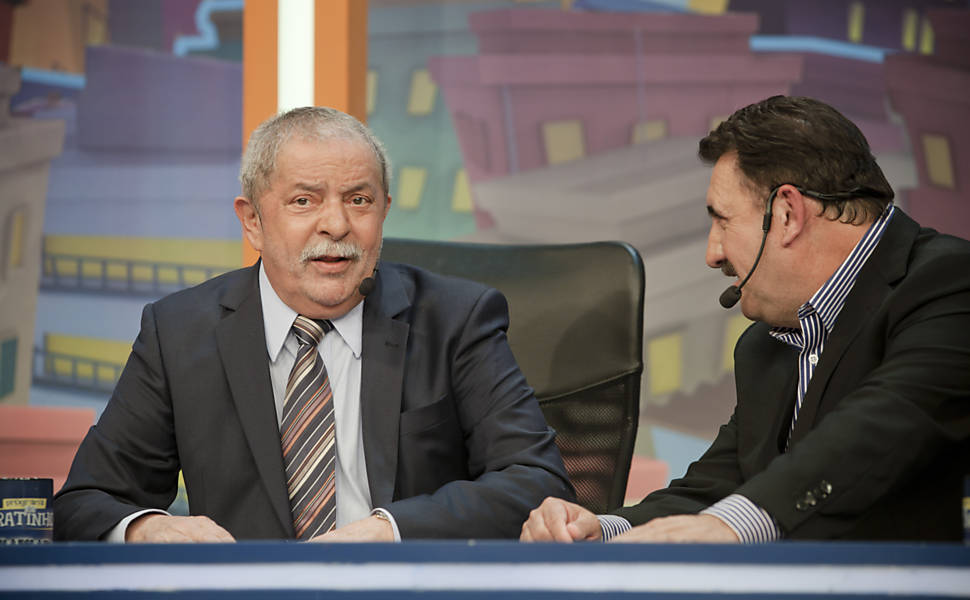 Em 31 de maio de 2012, Lula esteve presente no Programa do Ratinho, em sua primeira aparição na televisão após a descoberta de um câncer. Na ocasião, Lula disse que a única possibilidade de ele ser candidato presidencial em 2014 era se Dilma não quisesse se reeleger. Informou também que estava fazendo duas horas por dia de fisioterapia