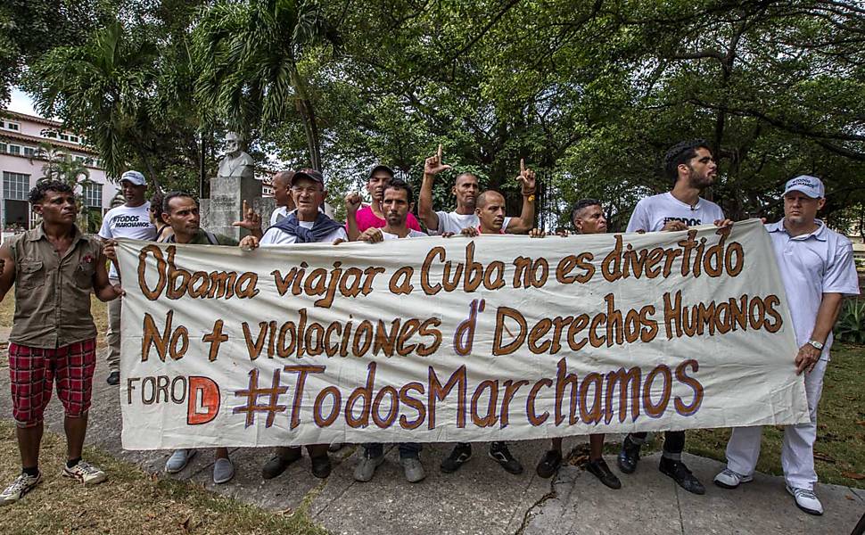 Dissidentes fazem protesto no bairro de Miramar