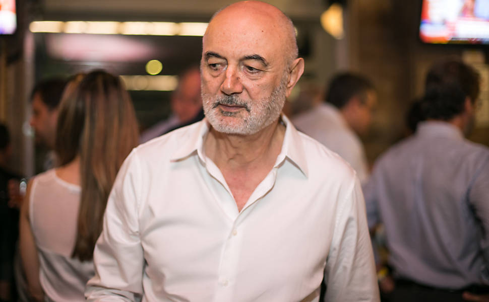 O artista plástico Antonio Hélio Cabral