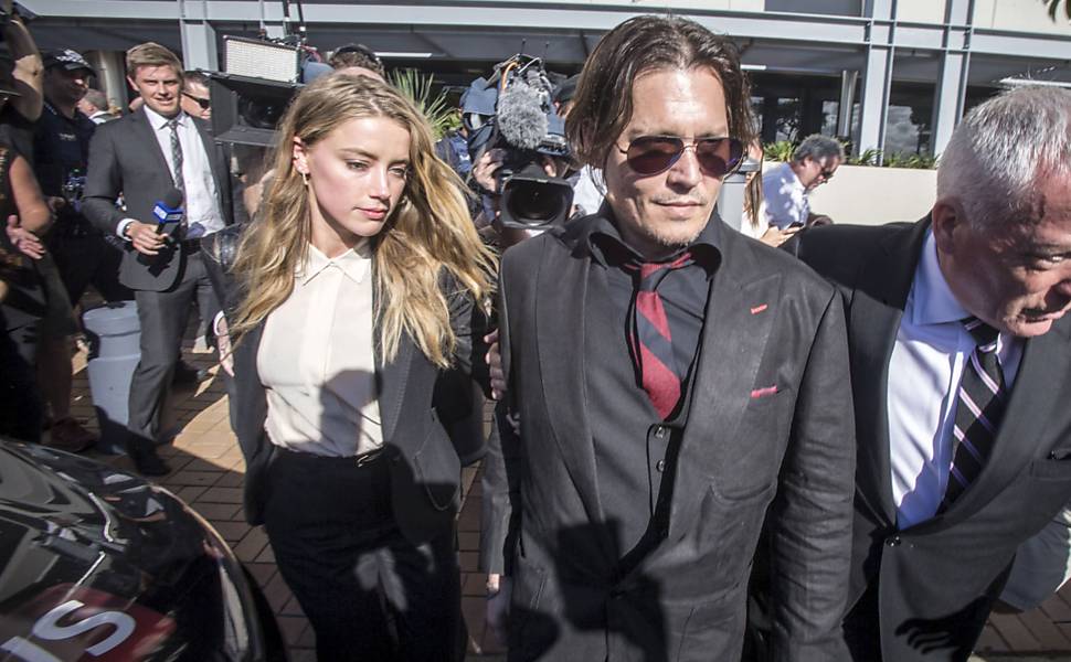 Johnny Depp abre julgamento de calúnia contra ex-mulher Amber