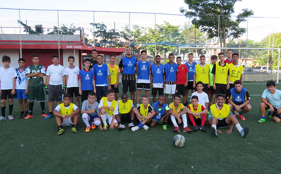 AD Pastéis - Escola de Futebol AD Pastéis Rapazes ♂️ Dos 4 aos 13 anos  Petizes, Traquinas, Benjamins e Infantis. Raparigas ♀️ Dos 4 aos 19 anos  Criação de equipas exclusivamente femininas