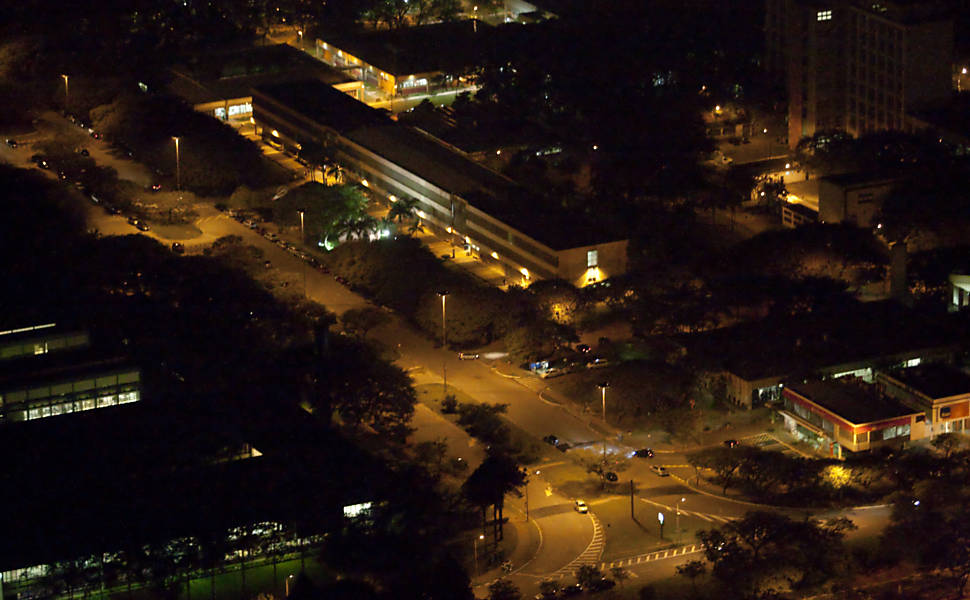 Vista aérea do campus da USP; prédio da FEA (Faculdade de Economia e Administração)