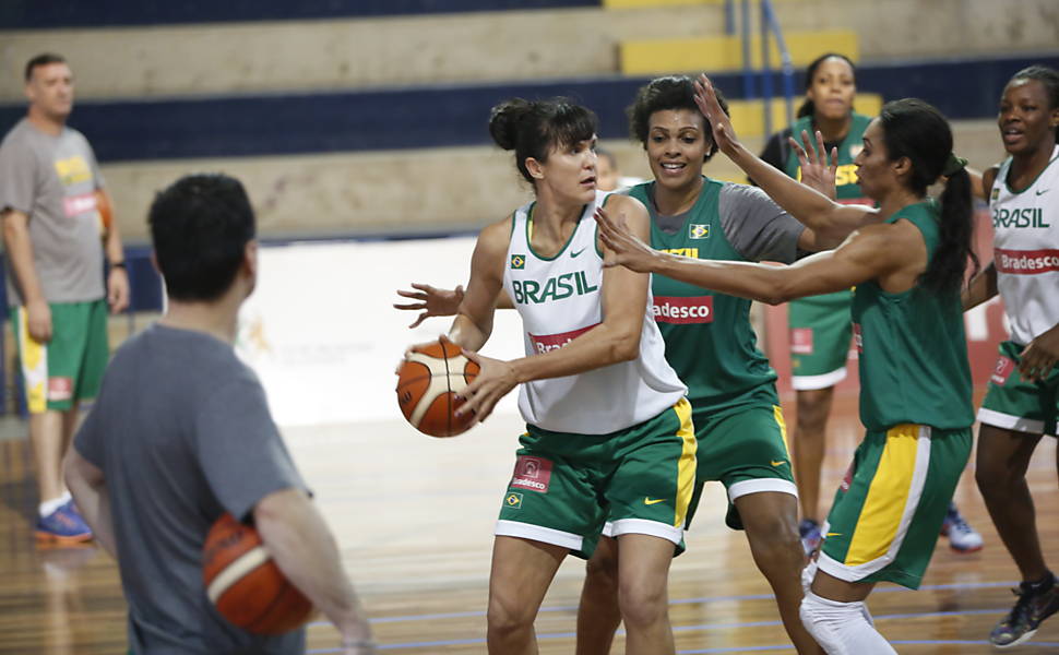 Seleção brasileira de basquete corta americano para Rio-2016