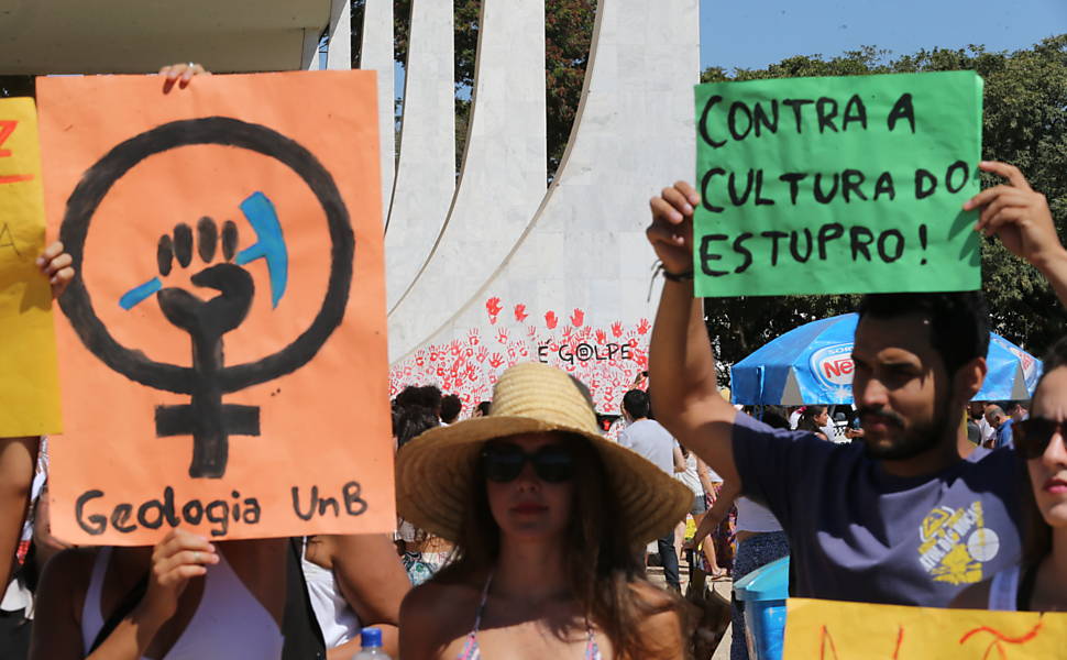 Marcha das Flores contra a cultura do Estupro