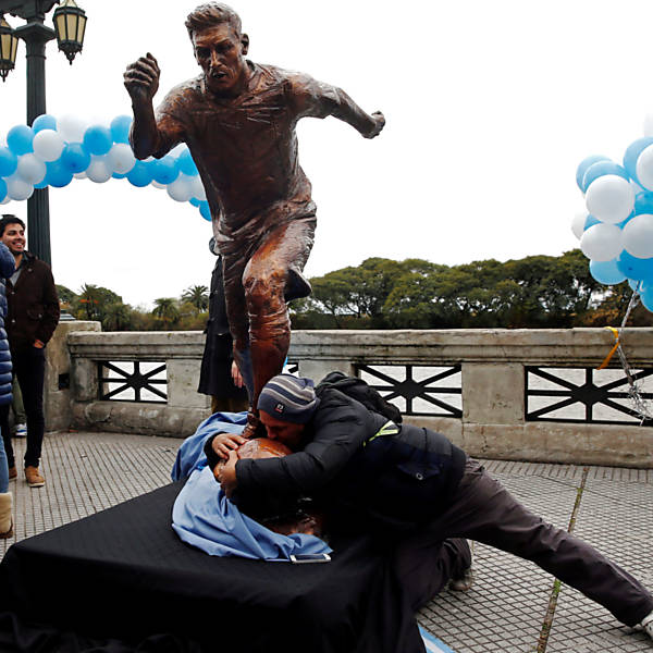 Estátua do Messi  inaugurada emBuenos Aires