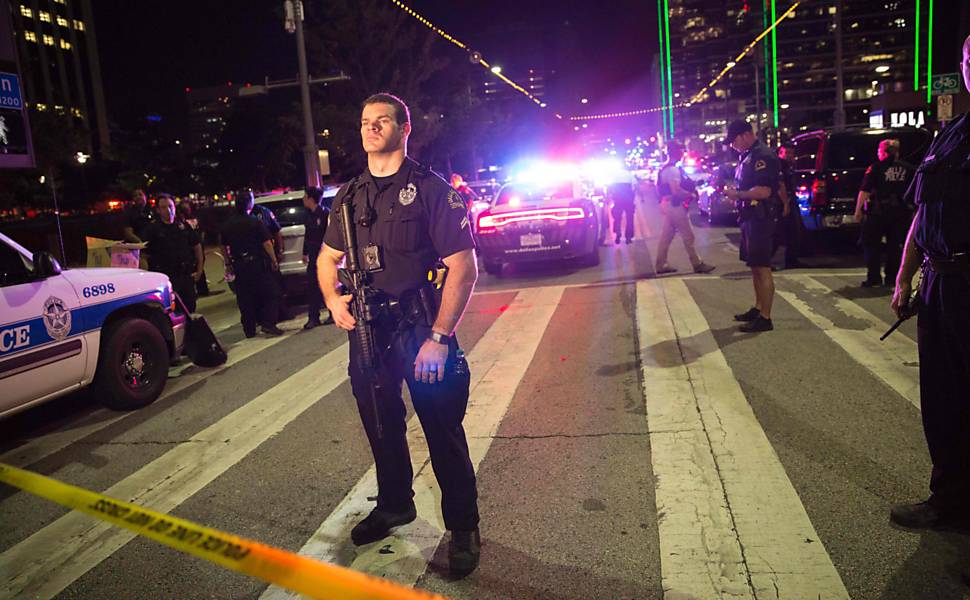 Protesto contra mortes acaba em tiroteio em Dallas (EUA)