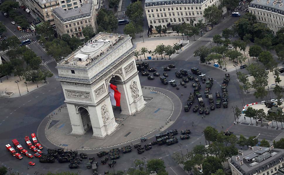 França comemora o dia da Bastilha