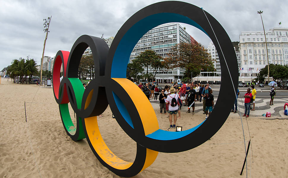 Aros olímpicos em Copacabana