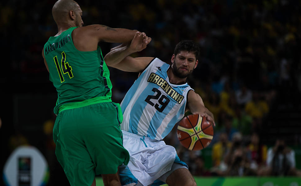 Basquete masculino: Brasil perde para Argentina e se complica